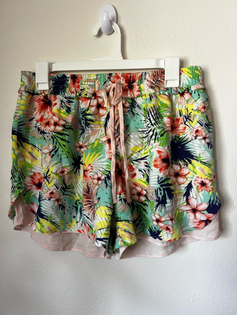 Elodie Tropical Floral Shorts NWT XL Flowy Beach Summer Pull On Shorts